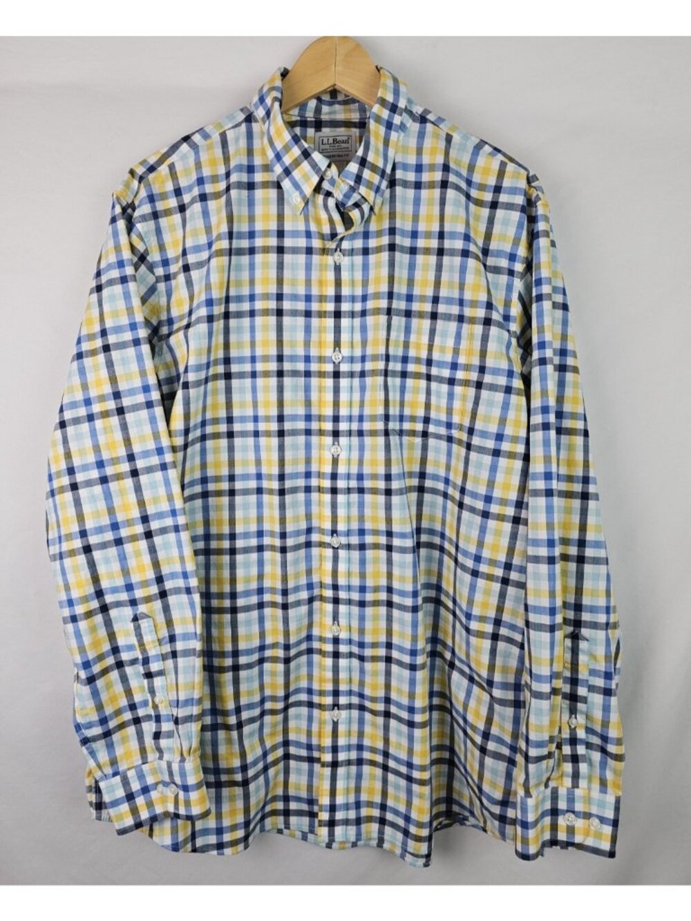 L.L. Bean Mens Shirt Size Large Blue Traditional Fit Long Sleeve Button Down